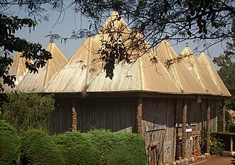 Chefferie_Bafoussam_-_Case_à_palabres_01